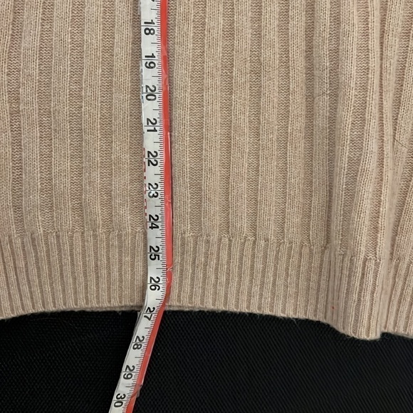 Gap Design & Crafted Ribbed Knit V Neck Sweater - Picture 11 of 13